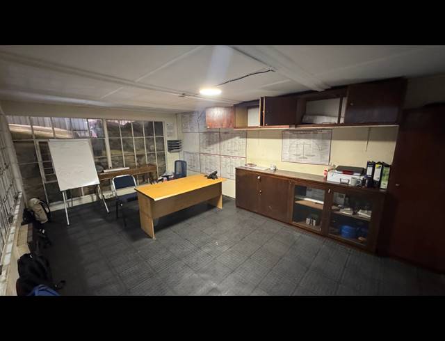 2,500M² WAREHOUSE FOR SALE IN WYNBERG